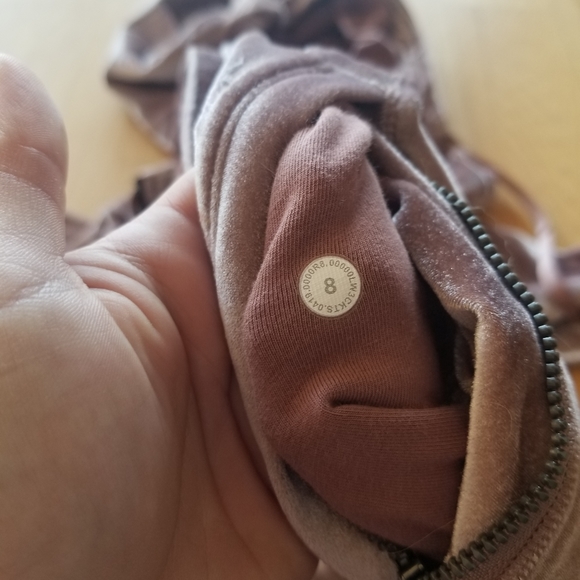 SOLD Lululemon Rare Hooded Define - Picture 9 of 9